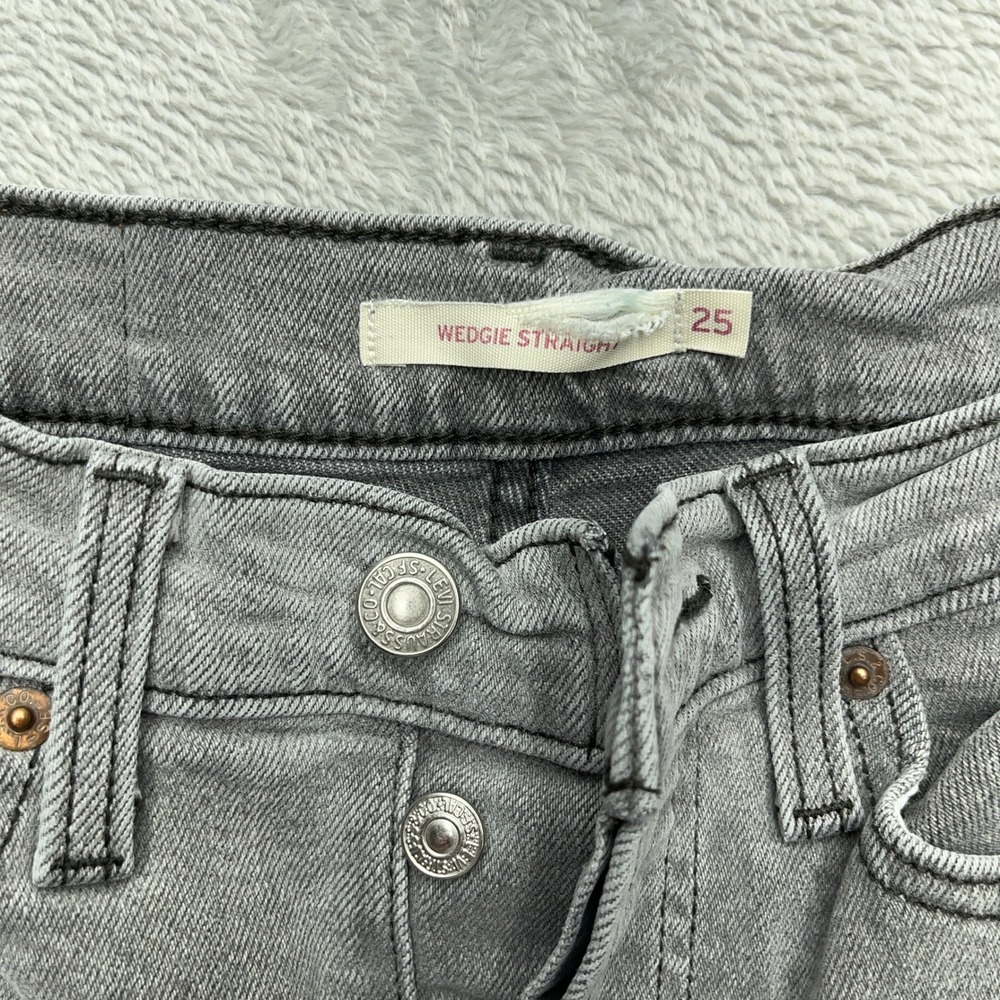 Levi's Premium Wedgie Straight Jeans Womens 25x28 Gray Denim Cotton Button Fly - Picture 2 of 10